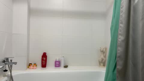 Snapshot of karol_loves chatting on 10-07-25, 01:47 Karol online show from 10-07-25, 01:47