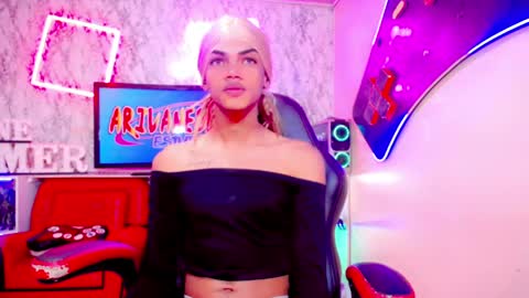 Snapshot of karol_vanessa__ chatting on 05-21-26, 11:17 karol Vanessa online show from 05-21-26, 11:17