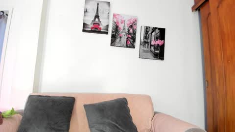 karol_w10 online show from 04-01-26, 01:41