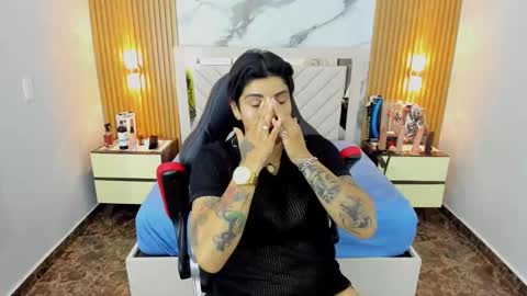 Karol and Luna online show from 12-15-25, 07:51