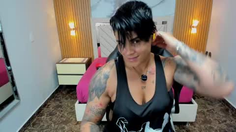Snapshot of karolandluna chatting on 04-20-26, 07:59 Karol and Luna online show from 04-20-26, 07:59