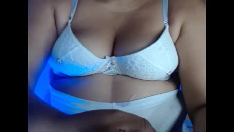 karolbb21 online show from 12-14-25, 10:20