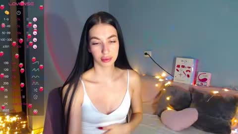 Kira online show from 10-06-25, 02:09