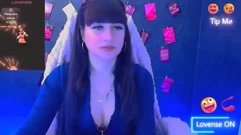 Caroline online show from 04-06-26, 05:52