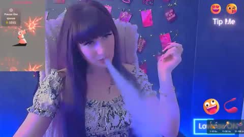 Caroline online show from 04-08-26, 11:32