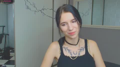 Snapshot of karolinablack chatting on 12-08-24, 04:07 Karolina online show from 12-08-24, 04:07