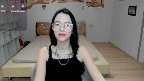 Snapshot of karolinablack chatting on 01-19-25, 06:42 Karolina online show from 01-19-25, 06:42