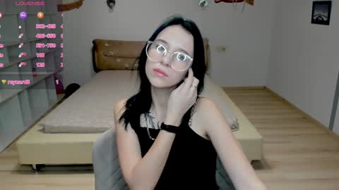 Snapshot of karolinablack chatting on 01-19-25, 12:50 Karolina online show from 01-19-25, 12:50