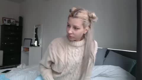 Snapshot of karolinas777x chatting on 02-20-25, 11:09 Karolinas777x online show from 02-20-25, 11:09