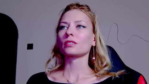 karoline121 online show from 11-09-25, 09:13