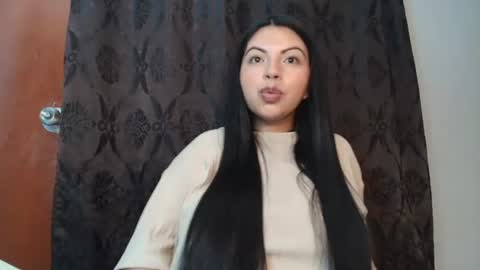 Snapshot of karolineburnx chatting on 08-04-26, 04:04 Isa online show from 08-04-26, 04:04