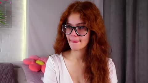 lina online show from 05-17-26, 01:18