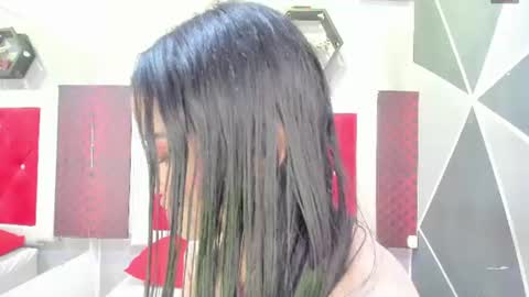 Snapshot of karoll014 chatting on 06-11-26, 12:25 Karol online show from 06-11-26, 12:25