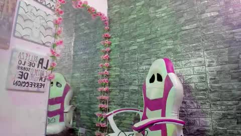 Snapshot of karoll__sex chatting on 02-20-26, 12:38 KAROLL online show from 02-20-26, 12:38