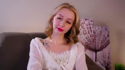 Snapshot of karonberkman chatting on 02-21-26, 01:12 Angel online show from 02-21-26, 01:12