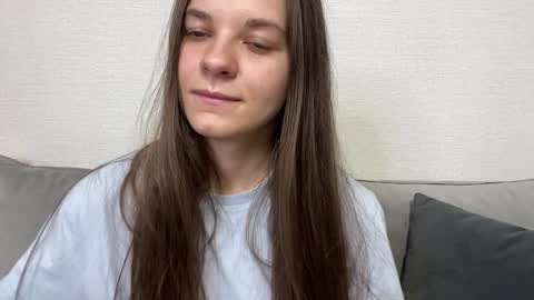 Snapshot of karongene chatting on 05-18-26, 04:02 Lia online show from 05-18-26, 04:02
