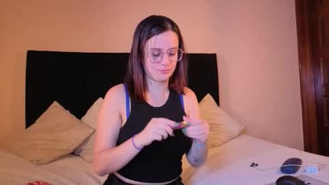 kassandra james online show from 11-30-25, 04:22