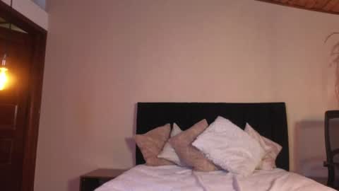 kassandra james online show from 08-05-26, 01:14