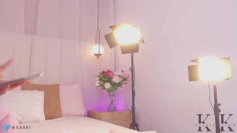 Snapshot of kassia_kim chatting on 04-27-26, 05:27 Kassia online show from 04-27-26, 05:27