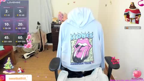 Snapshot of kat_ly_chan chatting on 12-03-24, 01:08 Kat online show from 12-03-24, 01:08