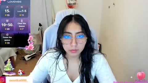 Snapshot of kat_ly_chan chatting on 12-17-24, 03:39 Kat online show from 12-17-24, 03:39