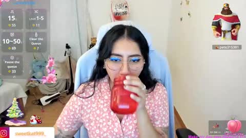 Snapshot of kat_ly_chan chatting on 12-18-24, 05:31 Kat online show from 12-18-24, 05:31