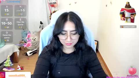 Snapshot of kat_ly_chan chatting on 12-19-24, 03:52 Kat online show from 12-19-24, 03:52