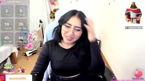 Snapshot of kat_ly_chan chatting on 12-19-24, 10:00 Kat online show from 12-19-24, 10:00