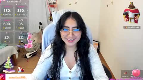 Snapshot of kat_ly_chan chatting on 12-20-24, 04:25 Kat online show from 12-20-24, 04:25