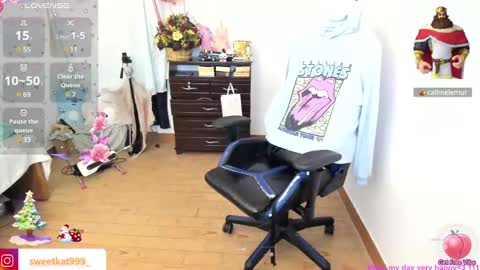 Snapshot of kat_ly_chan chatting on 12-20-24, 10:32 Kat online show from 12-20-24, 10:32