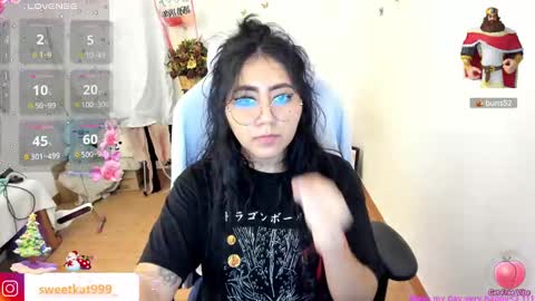 Snapshot of kat_ly_chan chatting on 12-22-24, 09:53 Kat online show from 12-22-24, 09:53