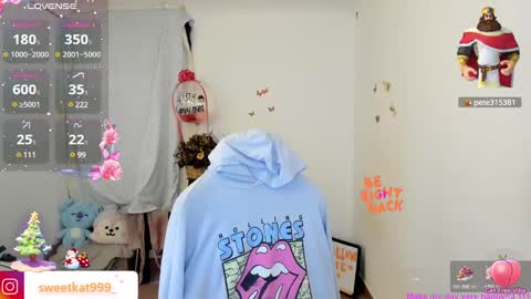 Snapshot of kat_ly_chan chatting on 12-24-24, 08:27 Kat online show from 12-24-24, 08:27