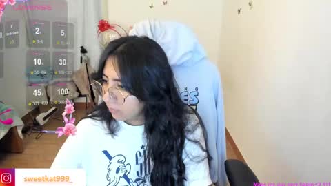 Snapshot of kat_ly_chan chatting on 01-23-25, 10:44 Kat online show from 01-23-25, 10:44