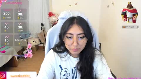 Snapshot of kat_ly_chan chatting on 01-29-25, 03:58 Kat online show from 01-29-25, 03:58