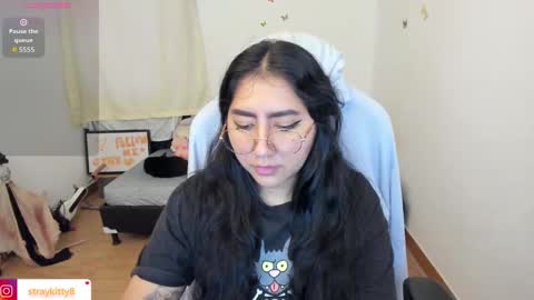 Snapshot of kat_ly_chan chatting on 09-11-25, 02:39 Kat online show from 09-11-25, 02:39