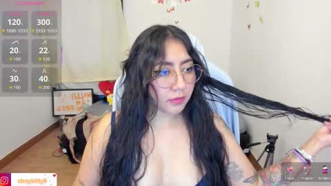 Snapshot of kat_ly_chan chatting on 10-05-25, 02:26 Kat online show from 10-05-25, 02:26