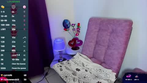 Snapshot of katalina_miles chatting on 12-30-24, 09:37 Katalina Miles online show from 12-30-24, 09:37