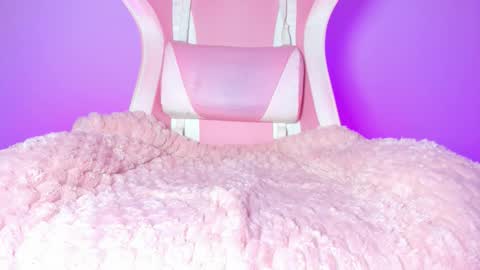 katalinaferreirax online show from 12-16-25, 09:31