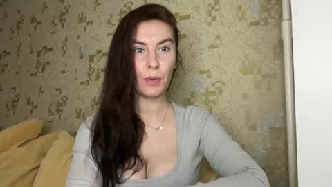 Snapshot of katalinaqe chatting on 05-19-26, 04:41 KatalinaQE online show from 05-19-26, 04:41