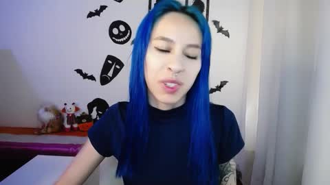 Snapshot of katara_a chatting on 10-26-25, 02:23 Maca online show from 10-26-25, 02:23