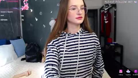 Snapshot of kate_jonson chatting on 05-14-26, 07:04 .Be kind and gentle with me and I will do my best for you. online show from 05-14-26, 07:04