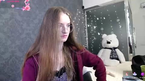 Snapshot of kate_jonson chatting on 06-12-26, 06:56 .Be kind and gentle with me and I will do my best for you. online show from 06-12-26, 06:56
