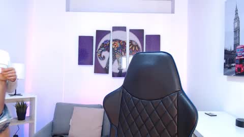 Kate  online show from 11-12-25, 10:48