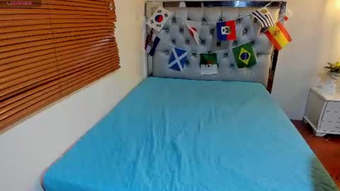 Snapshot of kate_pickman chatting on 07-15-26, 03:01 kate online show from 07-15-26, 03:01