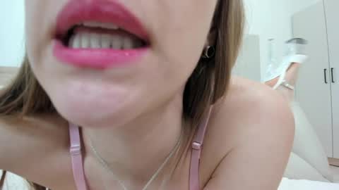 Snapshot of kate_redgar chatting on 05-19-26, 08:04 kate_redgar online show from 05-19-26, 08:04