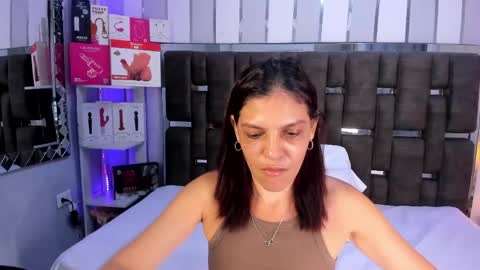 Snapshot of kate_roose chatting on 06-03-26, 08:47 kate_roose online show from 06-03-26, 08:47