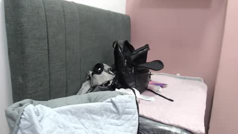 Kari online show from 11-26-25, 01:34