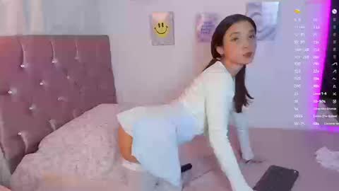 Snapshot of kate_the_bitch2 chatting on 09-13-25, 04:45 kate_the_bitch2 online show from 09-13-25, 04:45