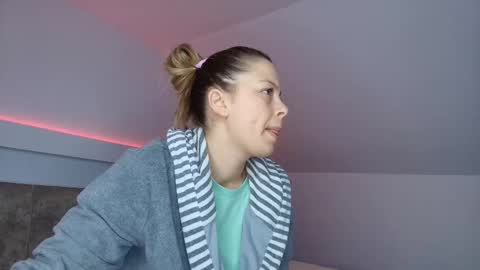 KateAllyaa online show from 01-12-26, 07:46