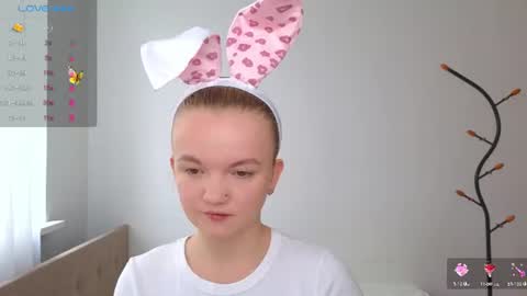 Snapshot of katebunnys chatting on 06-27-26, 04:17 katebunnys online show from 06-27-26, 04:17